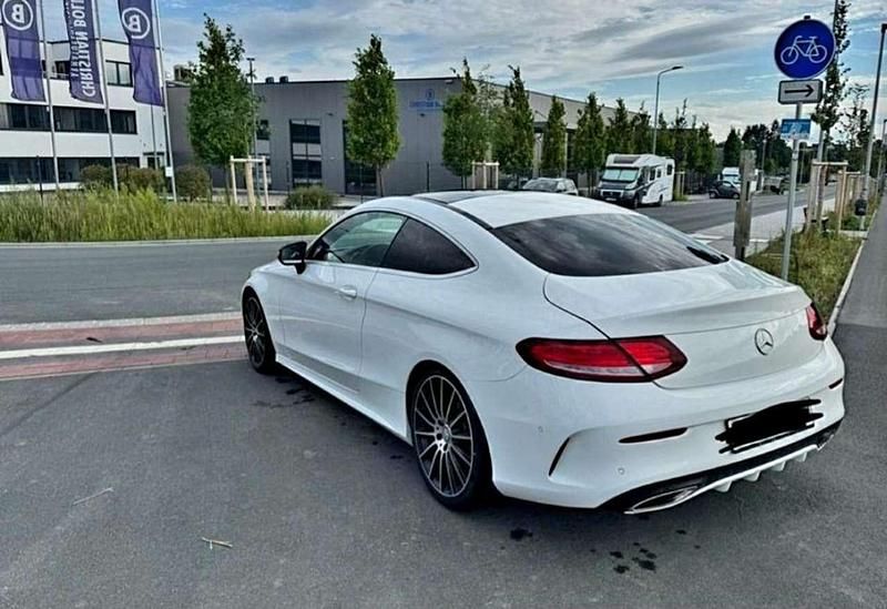Weiß Gebraucht 2016 Mercedes C250 AMG Coupé | 17.600 € (Superpreis) - Bild 1/4