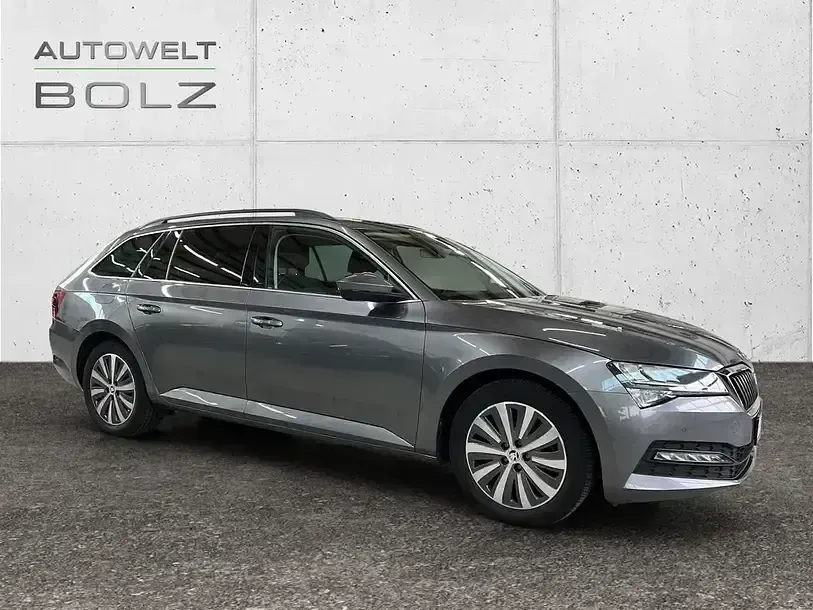 Gebraucht Skoda Superb Ambition 200 PS (147 kW) 2022 Grau Kombi