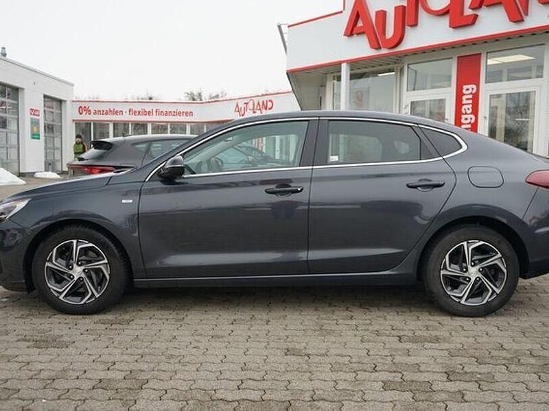 Gebraucht Hyundai i30 Trend 159 PS (116 kW) 2021 Grau Limousine