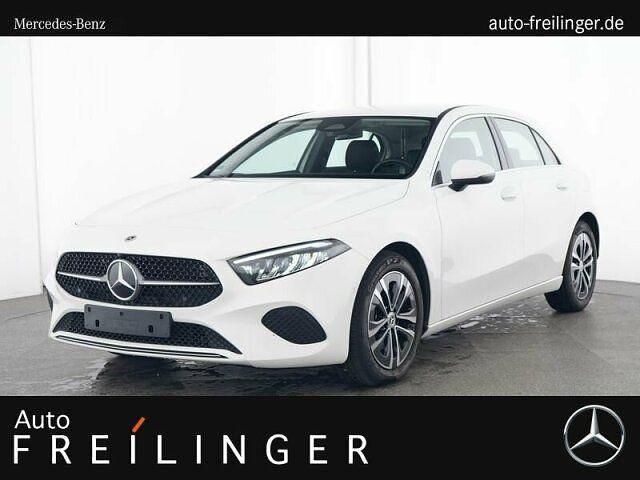 Weiß Gebraucht 2024 Mercedes A180 Progressive Limousine | 29.950 € (Fairer Preis) - Bild 1/4