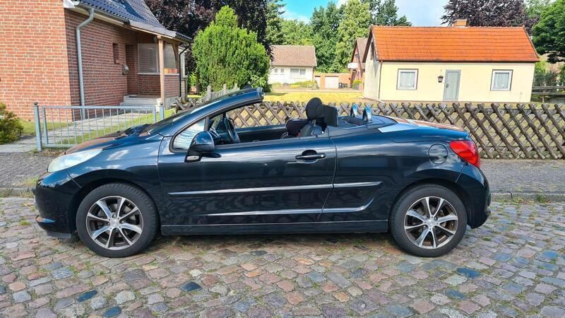 Schwarz Gebraucht 2009 Peugeot 207 CC Cabrio | 4.200 € (Fairer Preis) - Bild 1/4
