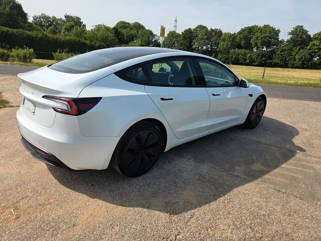 Gebraucht Tesla Model 3 RWD 208 kW (283 PS) 2023 Weiß Limousine