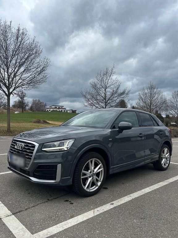 Gebraucht Audi Q2 S-Line 150 PS (110 kW) 2019 Grau SUV