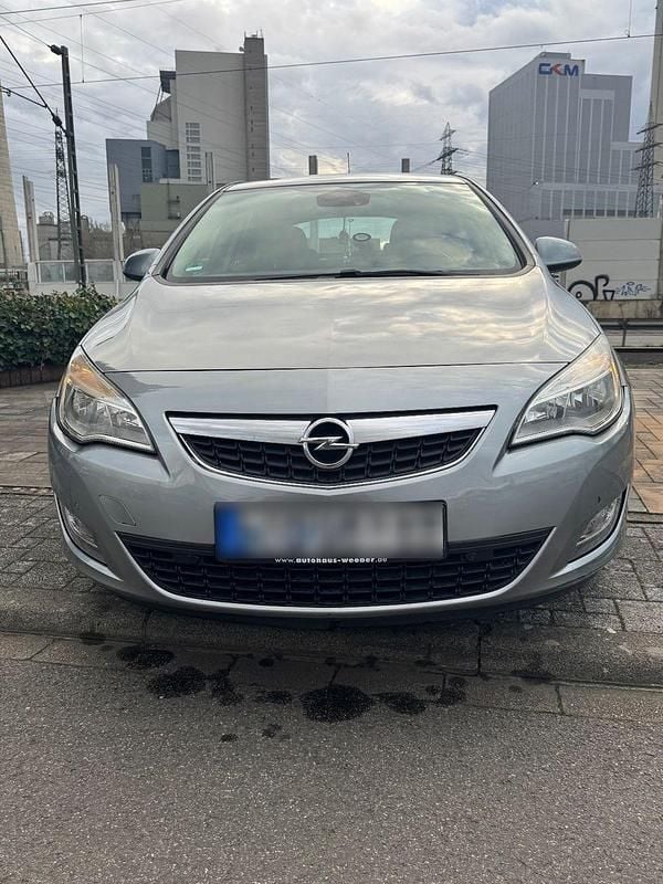 Gebraucht Opel Astra 101 PS (74 kW) 2010 Grau Kleinwagen
