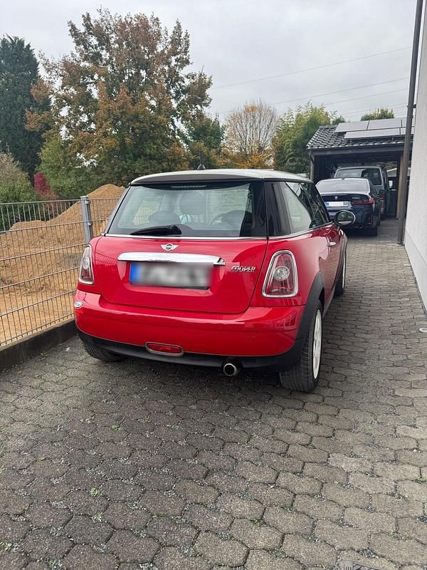 Rot Gebraucht 2009 Mini Cooper Kleinwagen | 3.200 € (Fairer Preis) - Bild 1/4