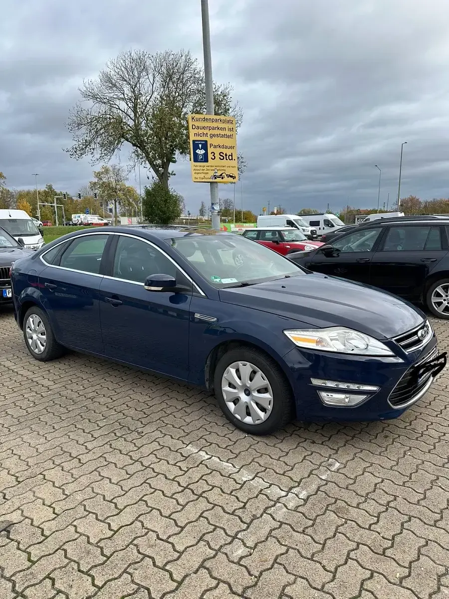 Gebraucht Ford Mondeo 163 PS (119 kW) 2011 Blau Limousine