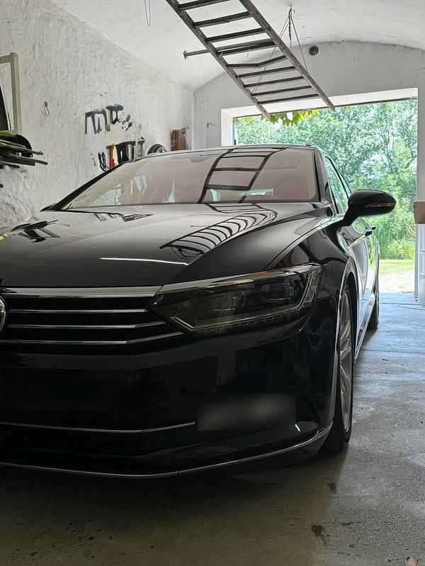 Gebraucht VW Passat Highline 150 PS (110 kW) 2015 Schwarz Kombi