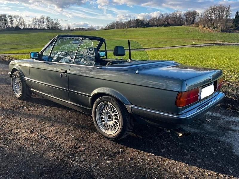 Gebraucht BMW 325 Basis 170 PS (125 kW) 1988 Grau Cabrio