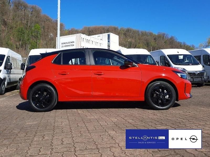 Neu Opel Corsa 101 PS (74 kW) 2025 Rot Limousine