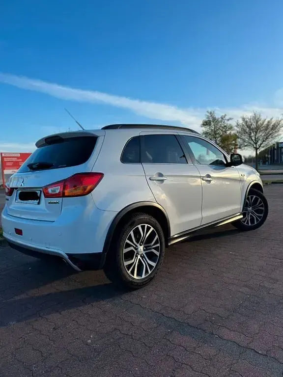 Używany Mitsubishi ASX 150 KM (110 kW) 2016 Biały SUV