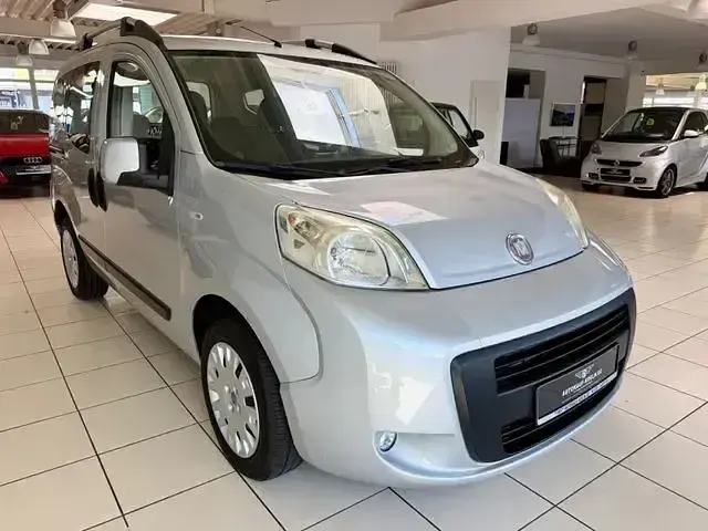 Gebraucht Fiat Qubo Easy 73 PS (53 kW) 2012 Silber Van / Kleinbus