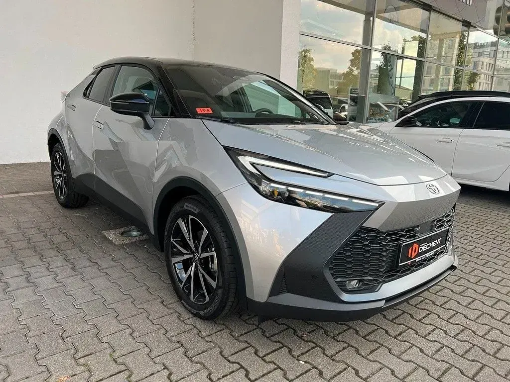 Neu Toyota C-HR 140 PS (102 kW) 2025 Silber SUV