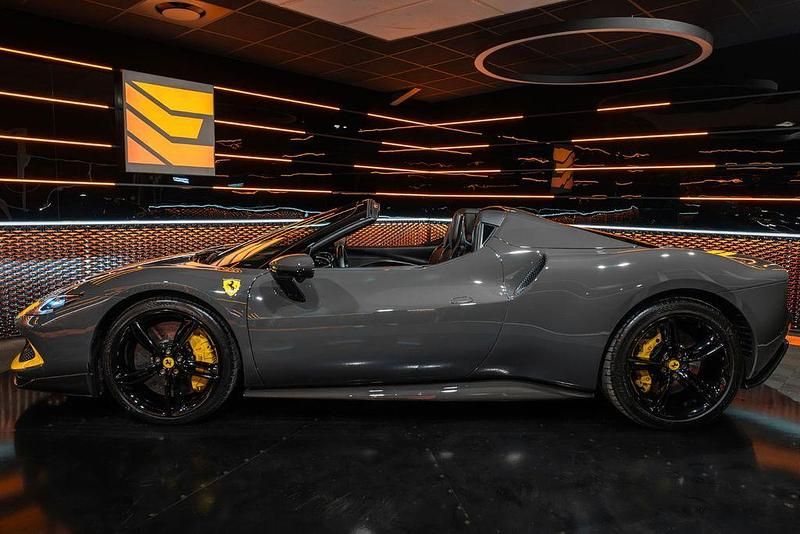 Gebraucht Ferrari 296 829 PS (609 kW) 2024 Grau Cabrio