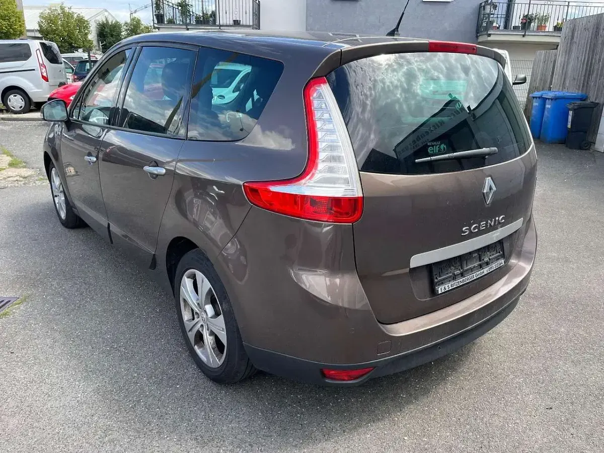Gebraucht Renault Scénic III Dynamique 131 PS (96 kW) 2010 Mokkabraun Van / Kleinbus