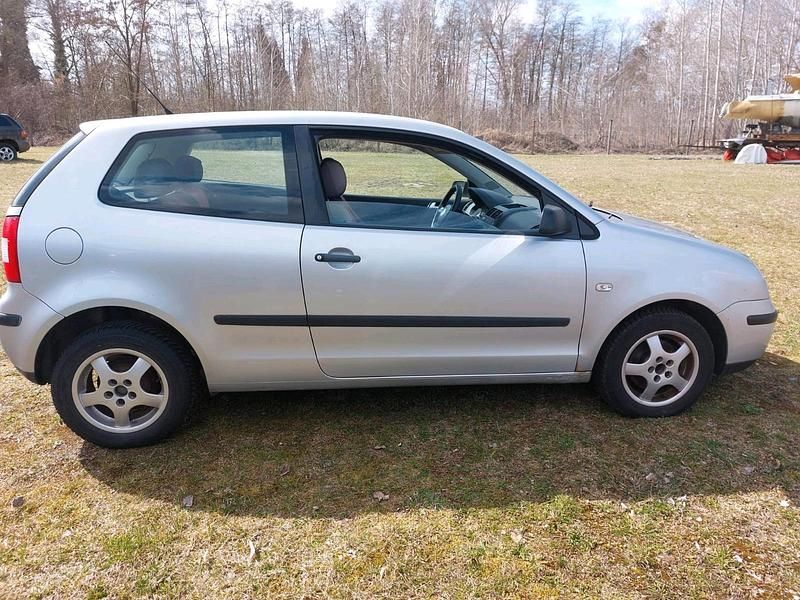 Gebraucht VW Polo 54 PS (39 kW) 2002 Silber Kleinwagen