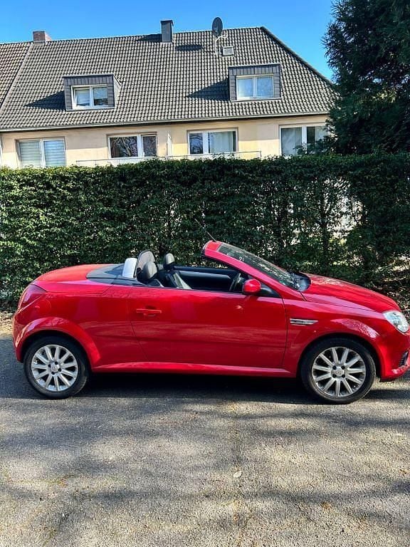 Gebraucht Opel Tigra 90 PS (66 kW) 2009 Rot Cabrio