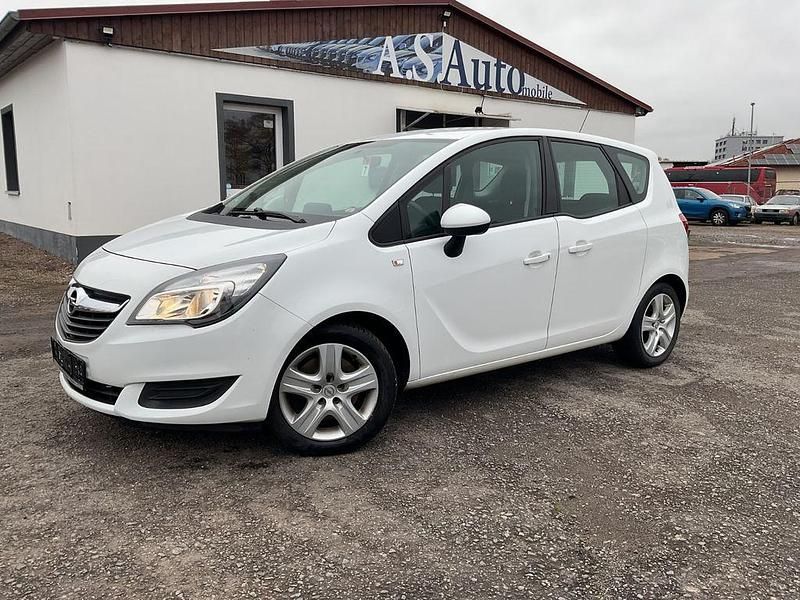 Weiß Gebraucht 2016 Opel Meriva Edition Van / Kleinbus | 4.999 € (Fairer Preis) - Bild 1/4