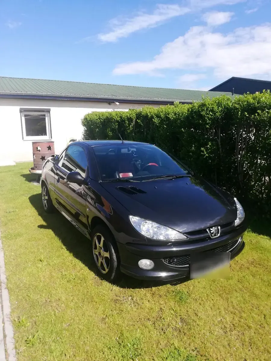 Gebraucht Peugeot 206 CC 109 PS (80 kW) 2005 Schwarz Cabrio