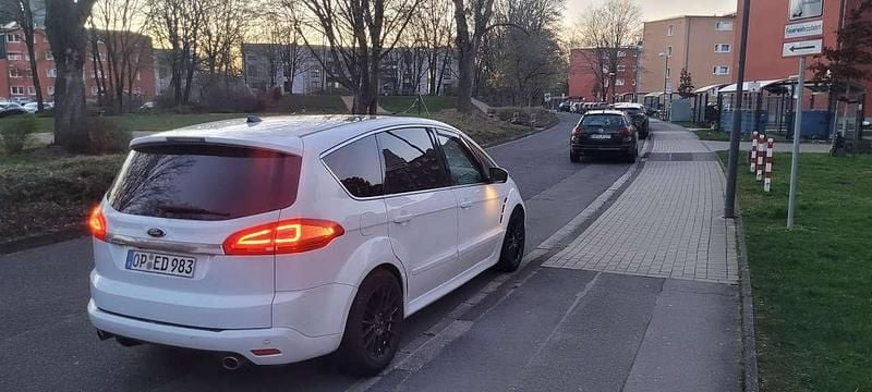 Gebraucht Ford S-MAX Titanium S 200 PS (147 kW) 2011 Van / Kleinbus