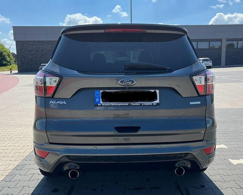 Gebraucht Ford Kuga ST-Line 242 PS (177 kW) 2018 Grau SUV