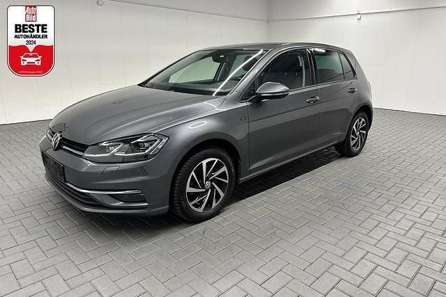 Grau (indiumgraumet.) Gebraucht 2018 VW Golf VII Join Limousine | 16.480 € (Fairer Preis) - Bild 1/4