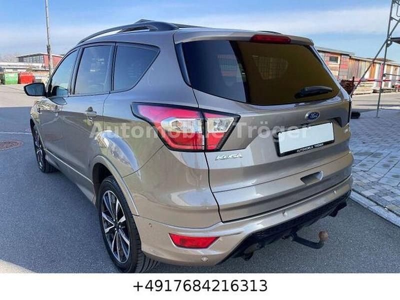 Gebraucht Ford Kuga ST-Line 150 PS (110 kW) 2019 Silber SUV