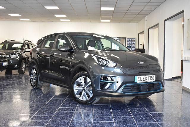 Grau Gebraucht 2021 Kia e-Niro Edition 7 SUV | 16.470 € (Fairer Preis) - Bild 1/4