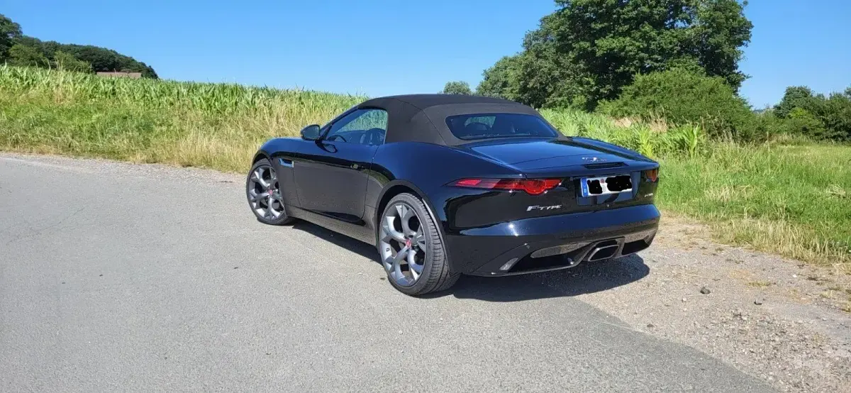 Używany Jaguar F-Type 300 KM (220 kW) 2018 Czarny Kabriolet