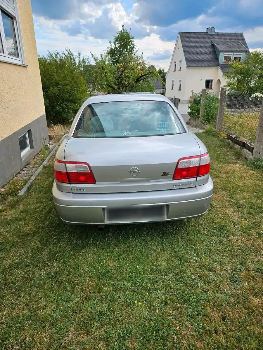 Gebraucht Opel Omega 144 PS (105 kW) 2000 Silber Limousine