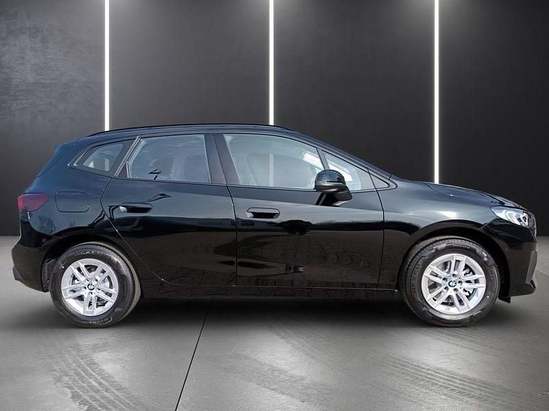 Neu BMW 216 Active Tourer 122 PS (89 kW) 2026 Schwarz uni Van / Kleinbus