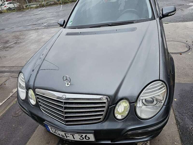 Gebraucht 2009 Mercedes E320 Avantgarde Limousine | 8.800 € (Fairer Preis) - Bild 1/4