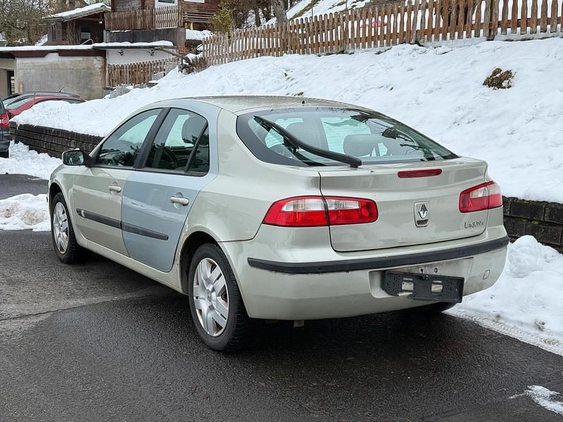 Gebraucht Renault Laguna II 120 PS (88 kW) 2001 Gelb Limousine