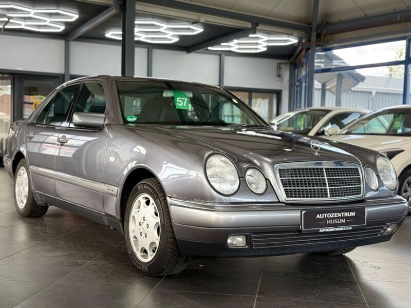 Grau Gebraucht 1997 Mercedes E280 Elegance Limousine | 4.490 € (Guter Preis) - Bild 1/2