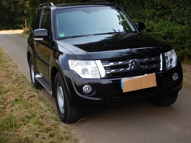 Gebraucht Mitsubishi Pajero Instyle 200 PS (147 kW) 2013 Braun metallic SUV