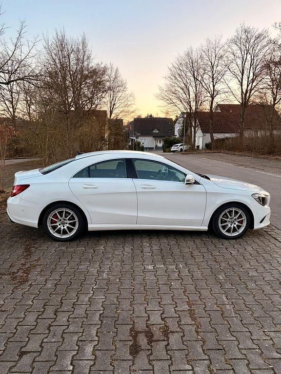 Gebraucht Mercedes CLA180 122 PS (89 kW) 2018 Weiß Limousine
