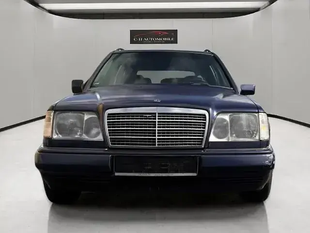 Gebraucht Mercedes E220 150 PS (110 kW) 1996 Other Kombi