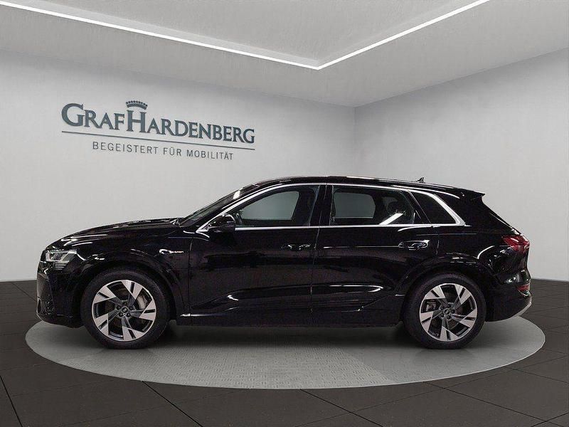Używany Audi e-tron S-Line 300 kW (408 KM) 2023 Czarny SUV