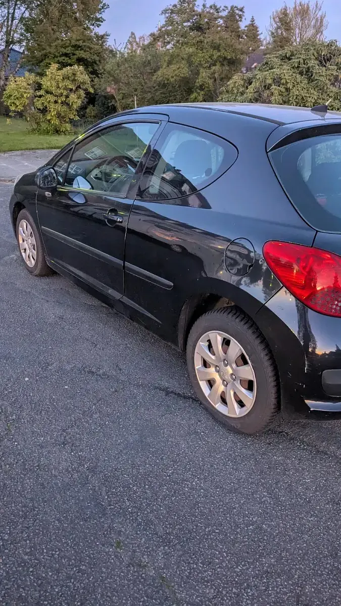 Gebraucht Peugeot 207 88 PS (64 kW) 2006 Schwarz Limousine