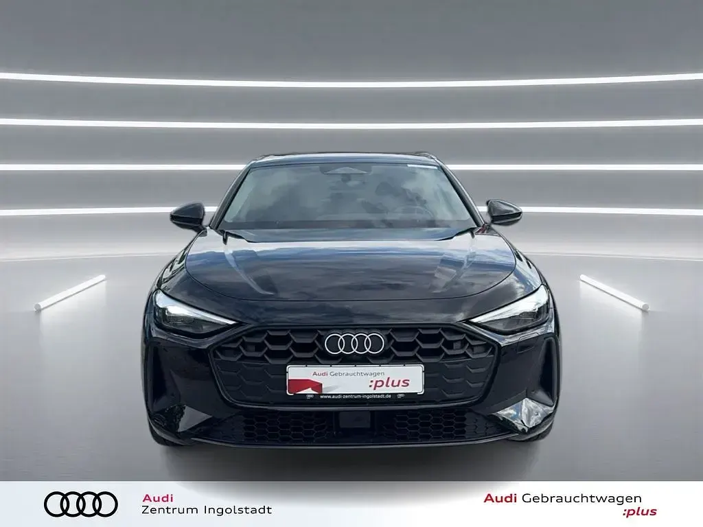 Gebraucht Audi A5 Design 150 PS (110 kW) 2025 Mythosschwarz metallic Kombi