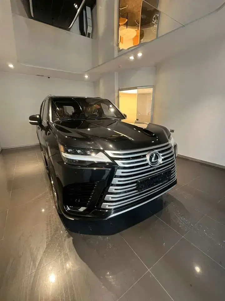 Neu Lexus LX600 415 PS (305 kW) 2026 Schwarz SUV