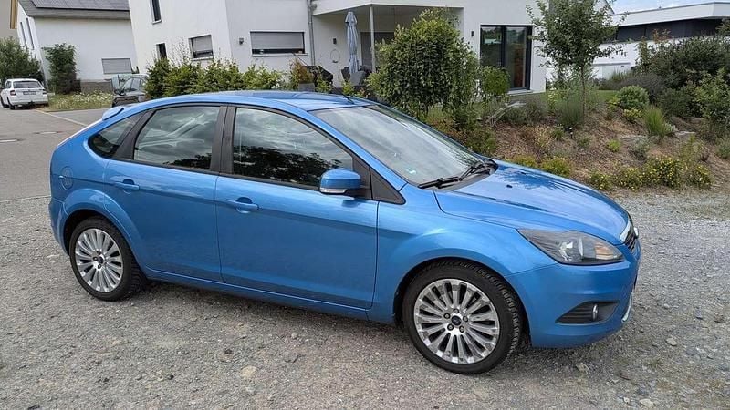 Blau Gebraucht 2009 Ford Focus Titanium Limousine | 4.500 € (Fairer Preis) - Bild 1/4