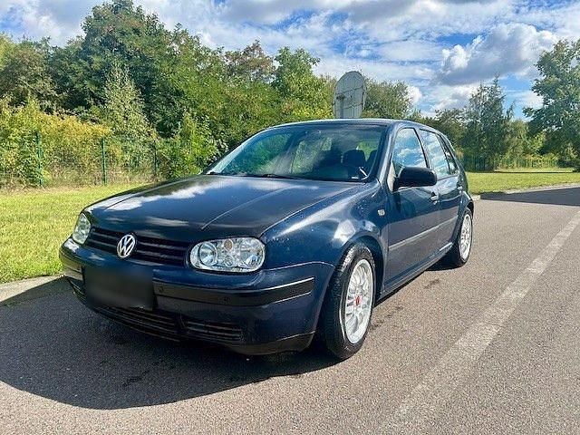 Blau Gebraucht 1998 VW Golf IV Kleinwagen | 3.200 € (Teuer) - Bild 1/4