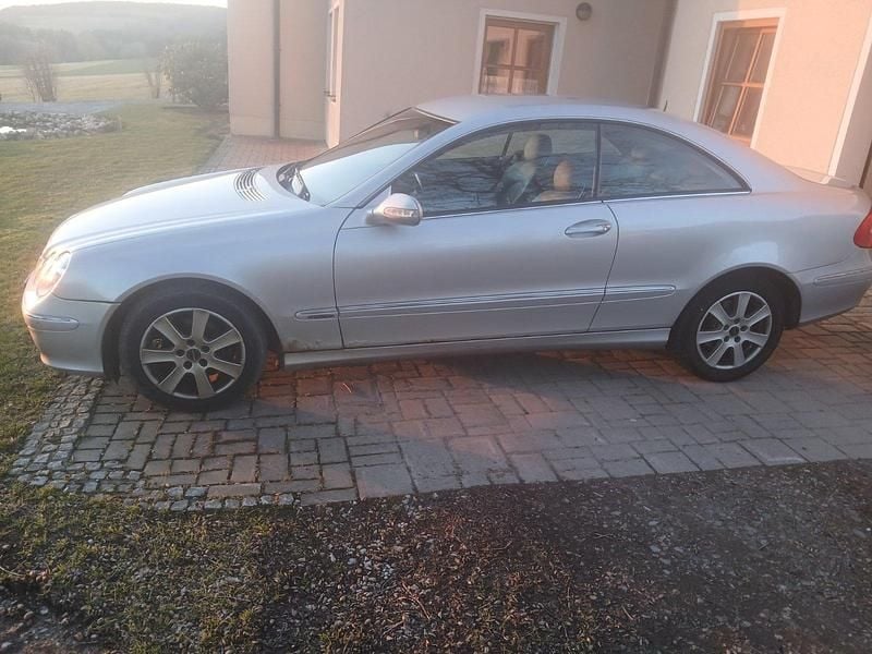 Gebraucht Mercedes CLK200 163 PS (119 kW) 2004 Silber Coupé