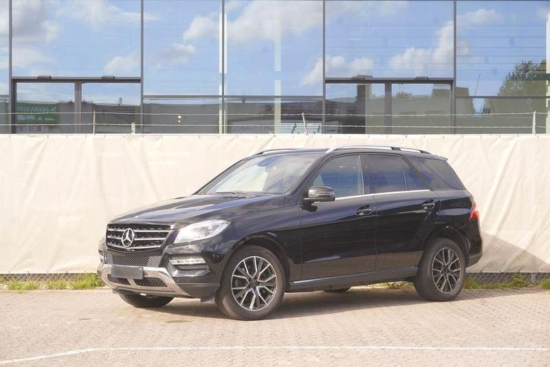 Schwarz Gebraucht 2015 Mercedes ML350 SUV | 17.100 € (Fairer Preis) - Bild 1/4