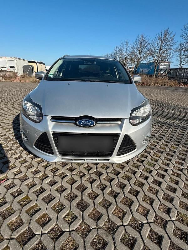 Gebraucht Ford Focus 140 PS (102 kW) 2014 Grau Kombi