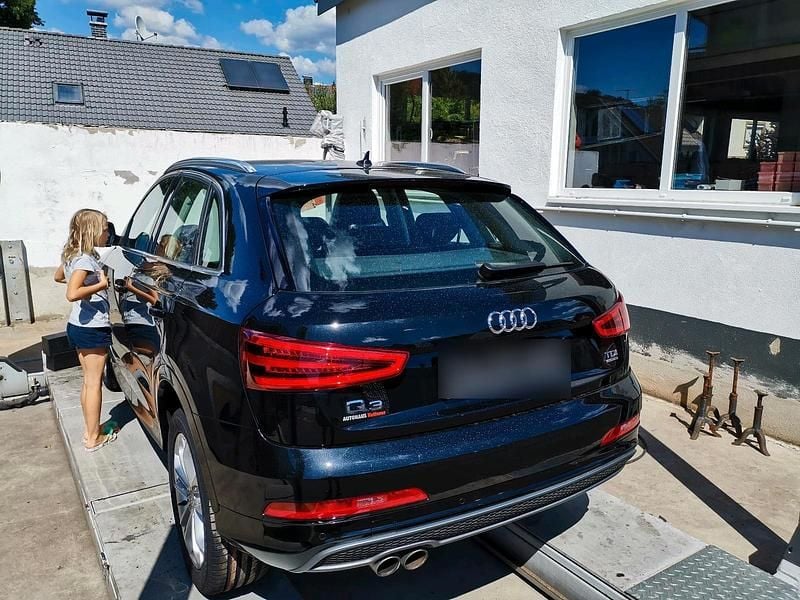 Gebraucht Audi Q3 S-Line 177 PS (130 kW) 2015 Schwarz SUV
