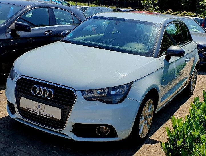 Blau Gebraucht 2011 Audi A1 Ambition Kleinwagen | 9.910 € (Guter Preis) - Bild 1/4