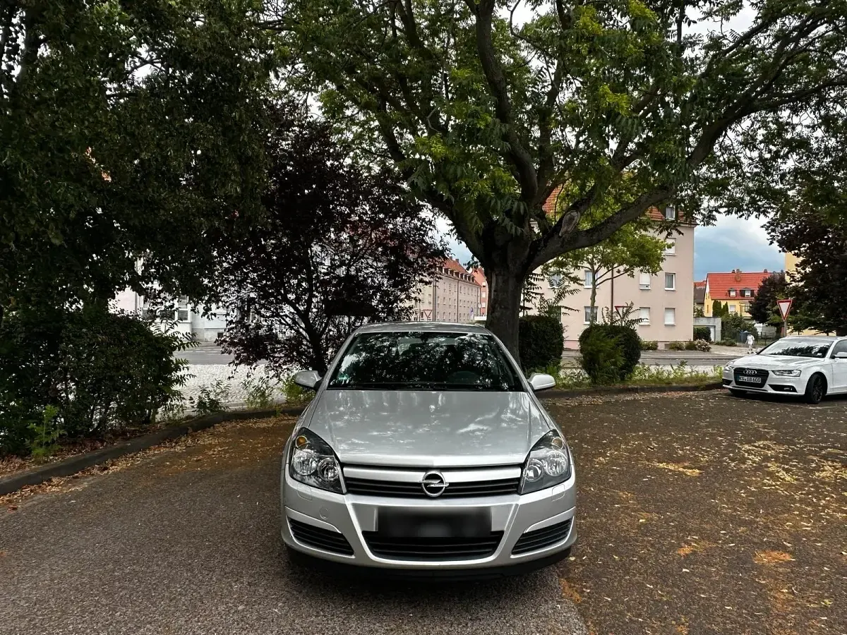 Gebraucht Opel Astra 90 PS (66 kW) 2005 Silber Kleinwagen