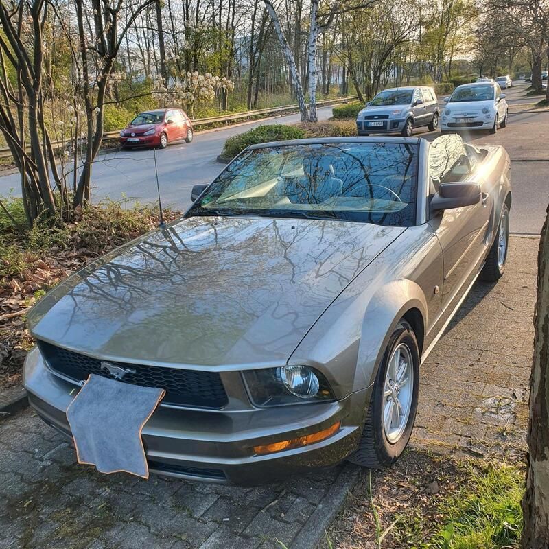 Andere außenfarben Gebraucht 2005 Ford Mustang Cabrio | 11.900 € (Fairer Preis) - Bild 1/4