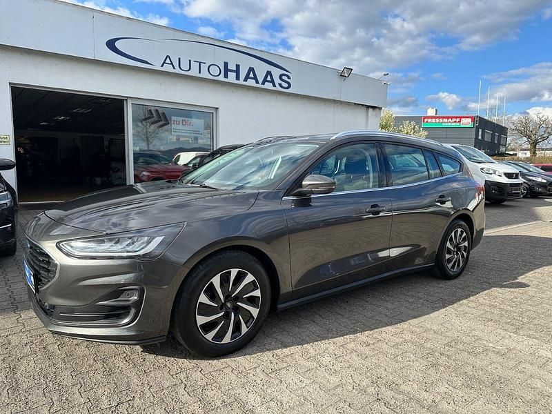 Gebraucht Ford Focus Titanium 120 PS (88 kW) 2022 Grau Kombi